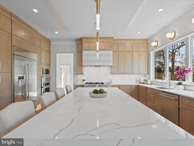 616 Gibson Cir SW, Vienna, VA 22180 - photo 7