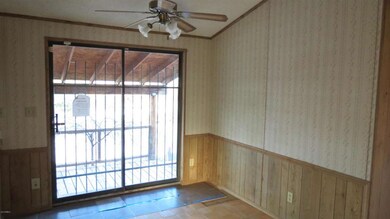 Dining area off kitchen