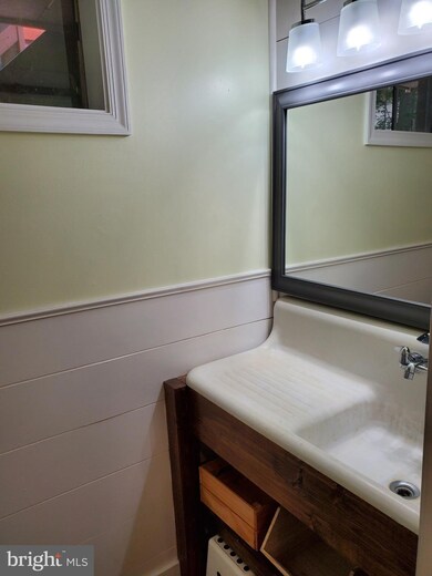 12323 Running Deer Rd, Manassas, VA 20112 - photo 5