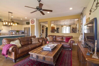 FamilyRoom_0119