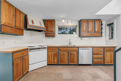 48 Randolph St, Portland, ME 04103 - photo 6