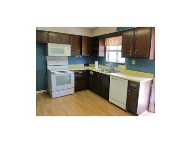 7531 Long Ave, Lenexa, KS 66216 - photo 4