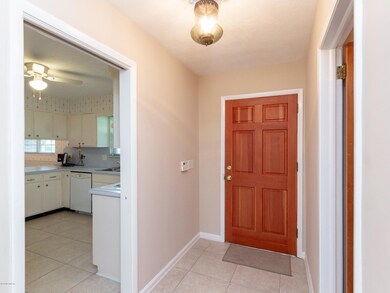 932 Grove Park Ct, Jacksonville, FL 32216 - photo 7