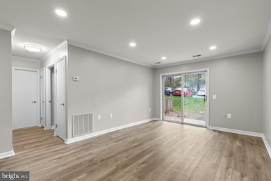 18302 Streamside Dr unit 104, Gaithersburg, MD 20879 - photo 4