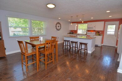 Eat-in Kitchen