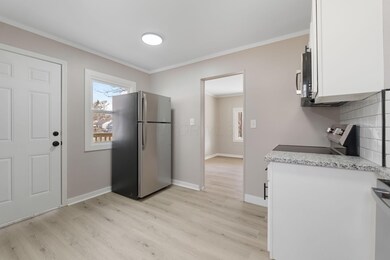 2709 Hiawatha St (Interior)-7