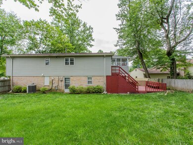 12509 Sir Walter Dr, Glenn Dale, MD 20769 - photo 3