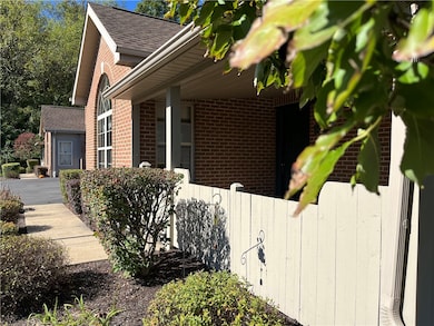 1465 Greenbriar Ct unit 1465, South Park, PA 15129 - photo 3