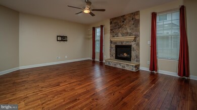 12843 Chandon Cross Rd, Woodbridge, VA 22193 - photo 7