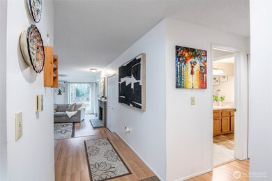 15141 Sunwood Blvd unit EE11, Tukwila, WA 98188 - photo 3