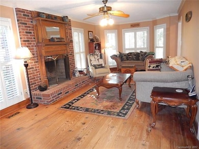GREAT ROOM WITH PLANTATION SHUTTERS