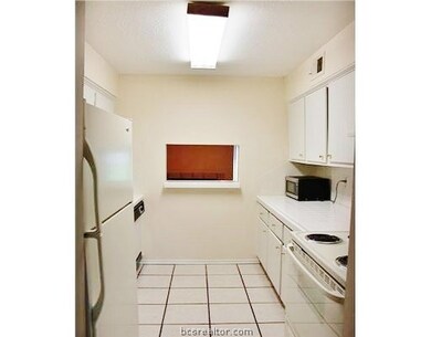 Kitchen. KITCHEN