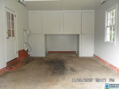 Laundry is in Garage