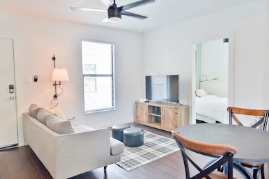 2300 Stanford St unit H, Houston, TX 77006 - photo 4