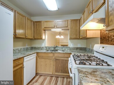 46928 Courtyard Square unit 46928, Sterling, VA 20164 - photo 5