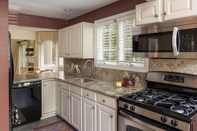 4 Lilac Ct, Hopkinton, MA 01748 - photo 4