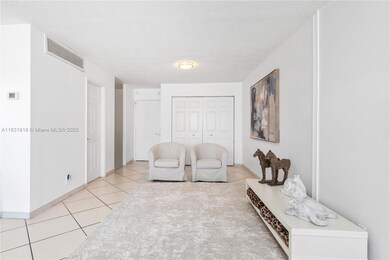 Aquasol unit 7A, Miami Beach, FL 33141 - photo 2