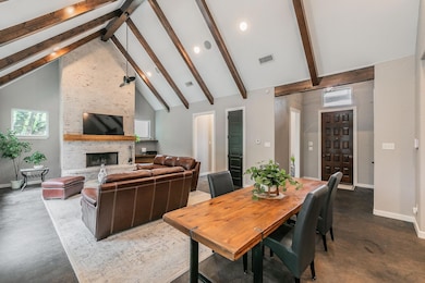 165 Oakwood Creek Ln, Weatherford, TX 76088 - photo 6