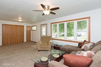 308 W 15th St N, Newton, IA 50208 - photo 5