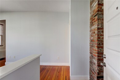 7 Warner St unit Front, Newport, RI 02840 - photo 4