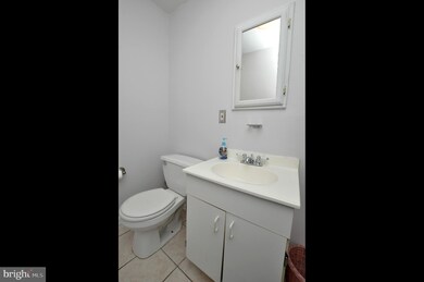 431 Locust St, Moorestown, NJ 08057 - photo 5