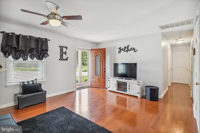 8256 Riviera Dr, Severn, MD 21144 - photo 4