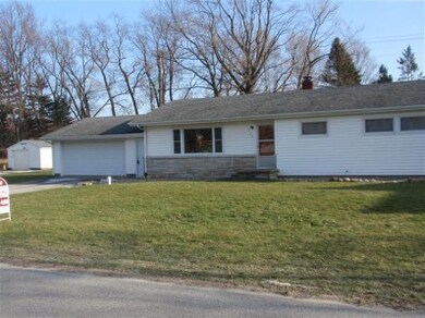 502 E Short St, Rolling Prairie, IN 46371 - photo 2
