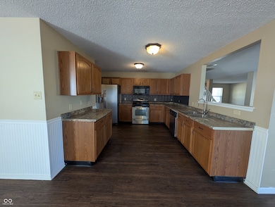 2103 Cedarmill Dr, Franklin, IN 46131 - photo 5