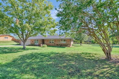 1012 Deleon St, Denison, TX 75020 - photo 2
