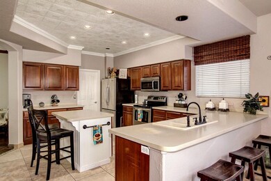 Kitchen Breakfast Bar