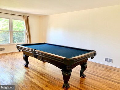 6 Frieda Ln, Kendall Park, NJ 08824 - photo 4