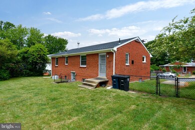 1303 Stratwood Ave, Oxon Hill, MD 20745 - photo 3