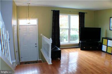 13 Hunting Horn Cir, Reisterstown, MD 21136 - photo 2