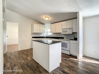 4750 Sharpes Lake Avenue-24