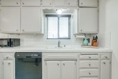 1038 E Vartikian Ave, Fresno, CA 93710 - photo 5