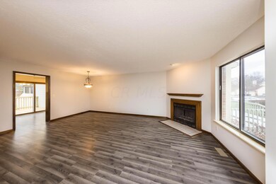 8413 Cliffthorne Way-04