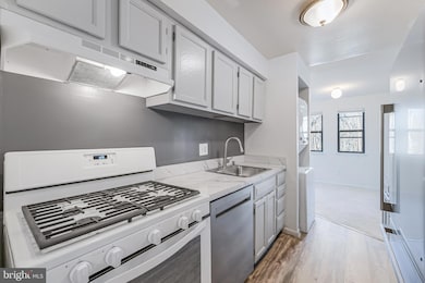 11240 Chestnut Grove Square unit 31, Reston, VA 20190 - photo 4