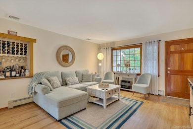 210 3rd St, Laurel, NY 11948 - photo 6