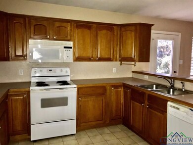 1617 Emily Ln, Kilgore, TX 75662 - photo 3