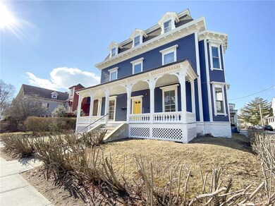 304 Broadway unit 4, Newport, RI 02840 - photo 2
