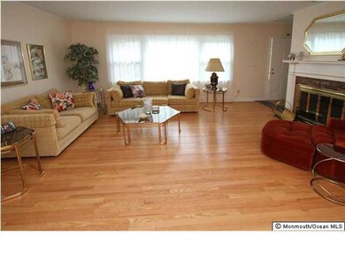 58 Rutledge Dr, Red Bank, NJ 07701 - photo 3