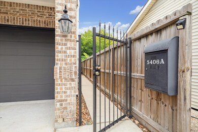 Having a gate door on the left side of the garage