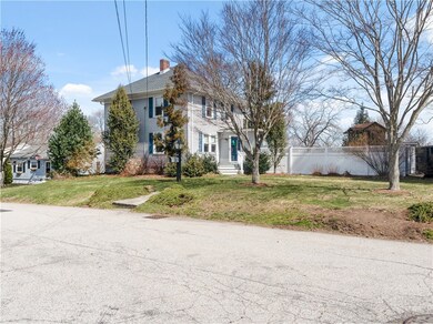 44 Arnold St, Riverside, RI 02915 - photo 2
