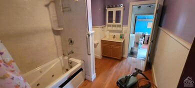 Full Bathroom in Apt #1