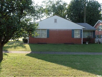 200 W Logan St, Harrisburg, IL 62946 - photo 3