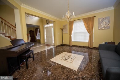 17016 Gatlin Ct, Woodbridge, VA 22191 - photo 4