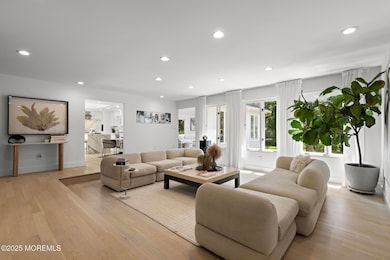 6 Cobblestone Ct, Holmdel, NJ 07733 - photo 4