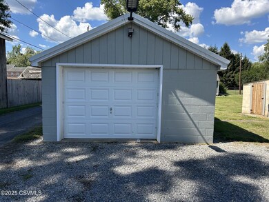 215 E Pine St, Selinsgrove, PA 17870 - photo 4