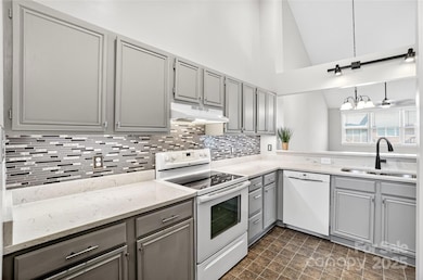 19950 Oak Leaf Cir unit 19, Cornelius, NC 28031 - photo 2