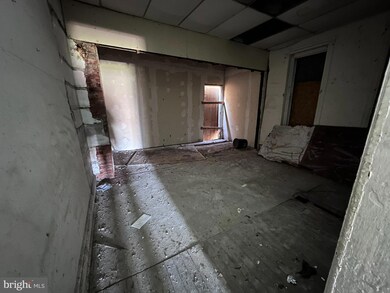 950 Pine St, Camden, NJ 08103 - photo 5